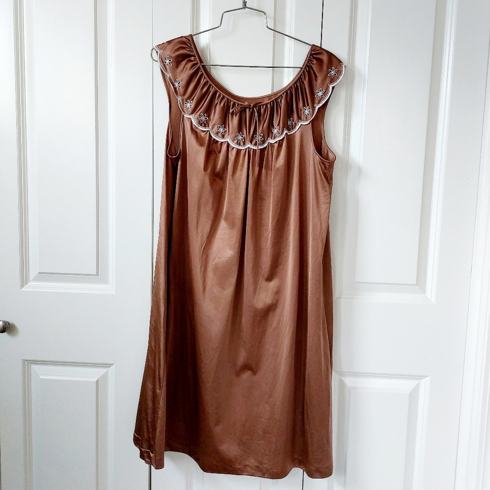 Vintage 70s Brown Nightgown Eyelet‎ Collar size Medium JCPenney Nylon